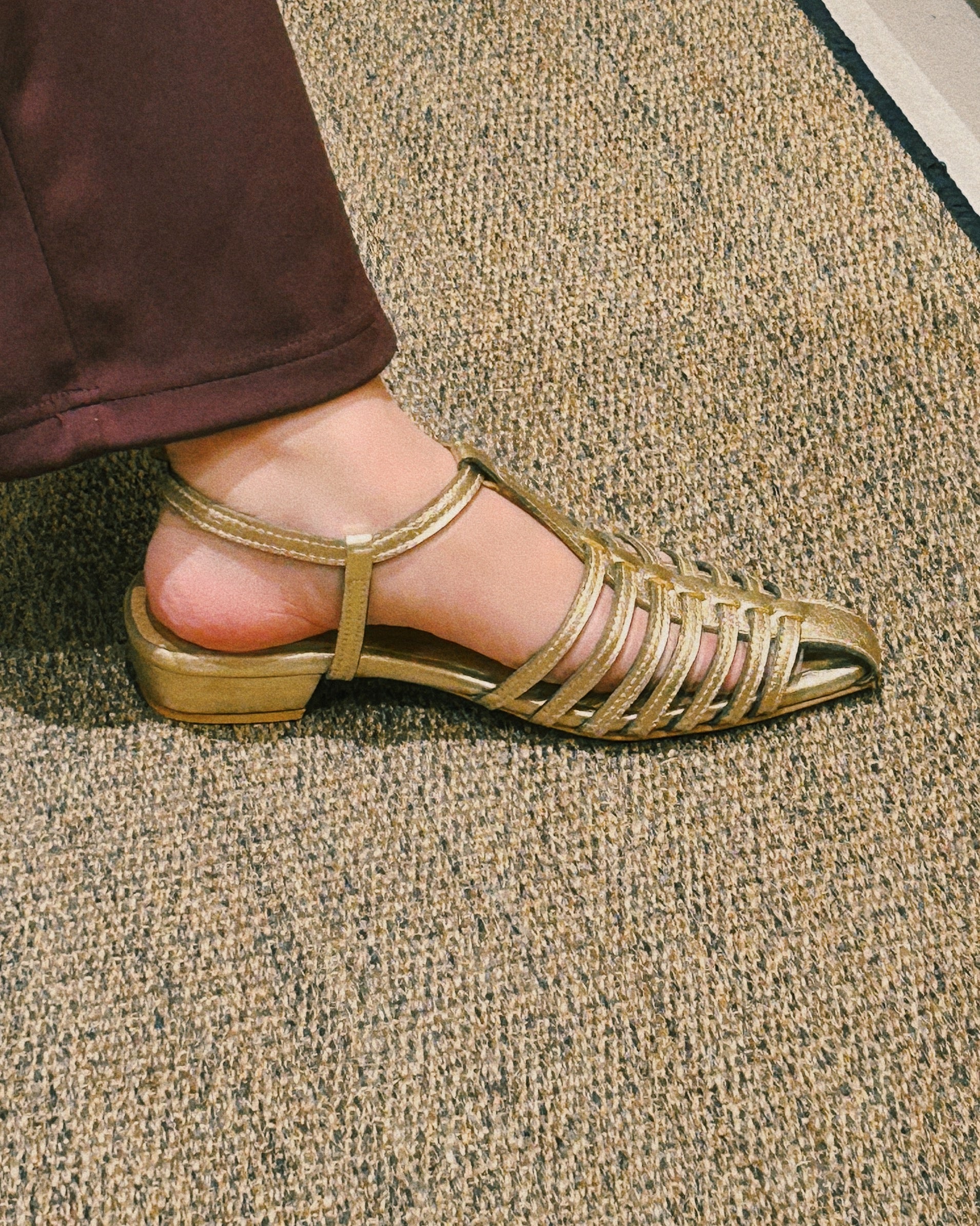 Sample Sale - Whale Gold Size 6.5