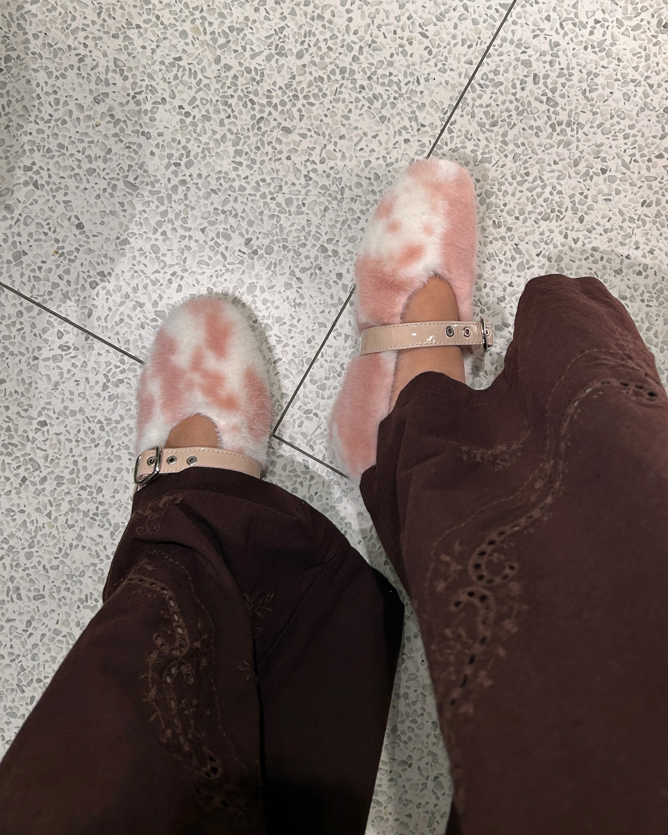 Cannoli Cow Flat Pink