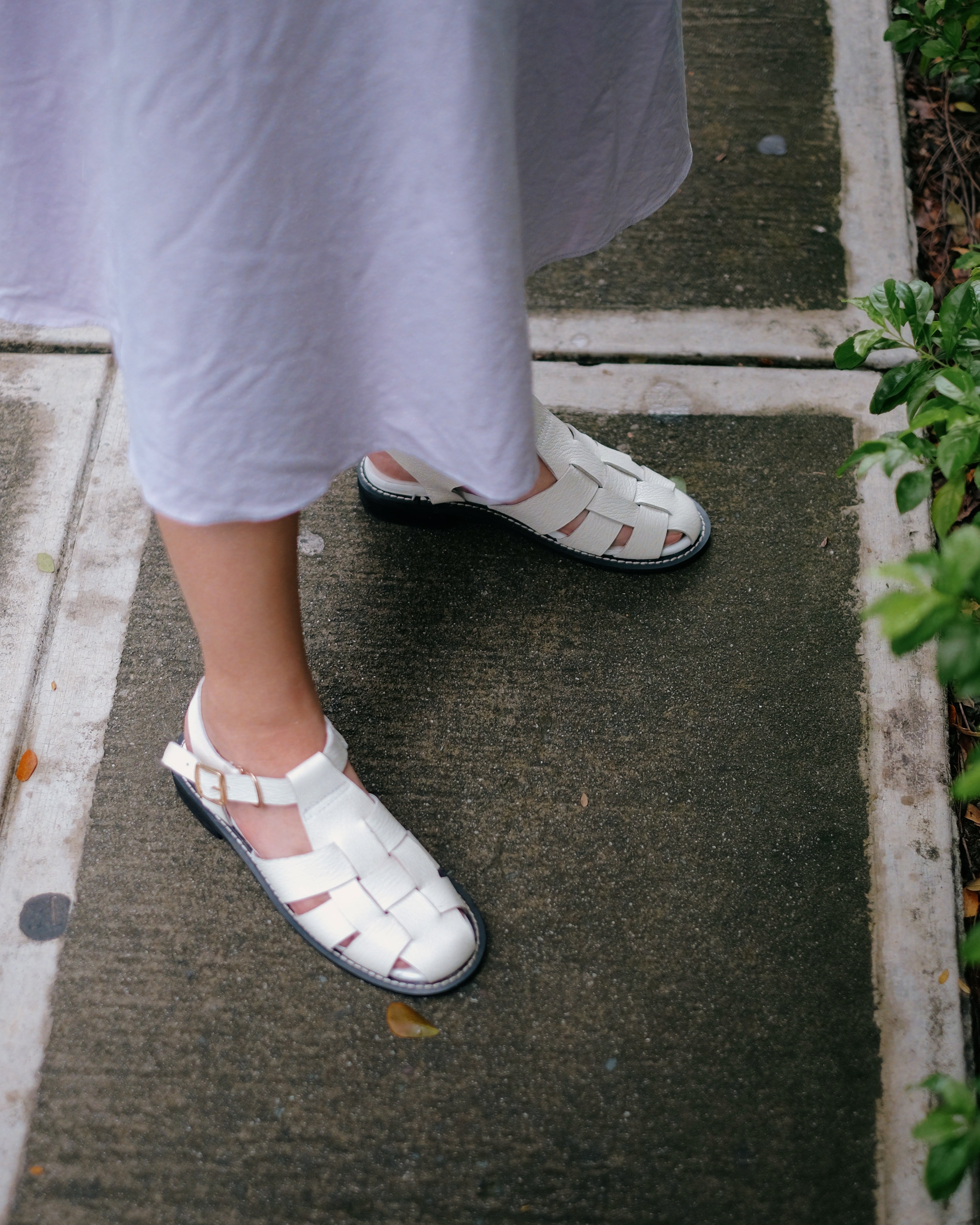 Sample Sale - Moon Cool White Leather Size 8