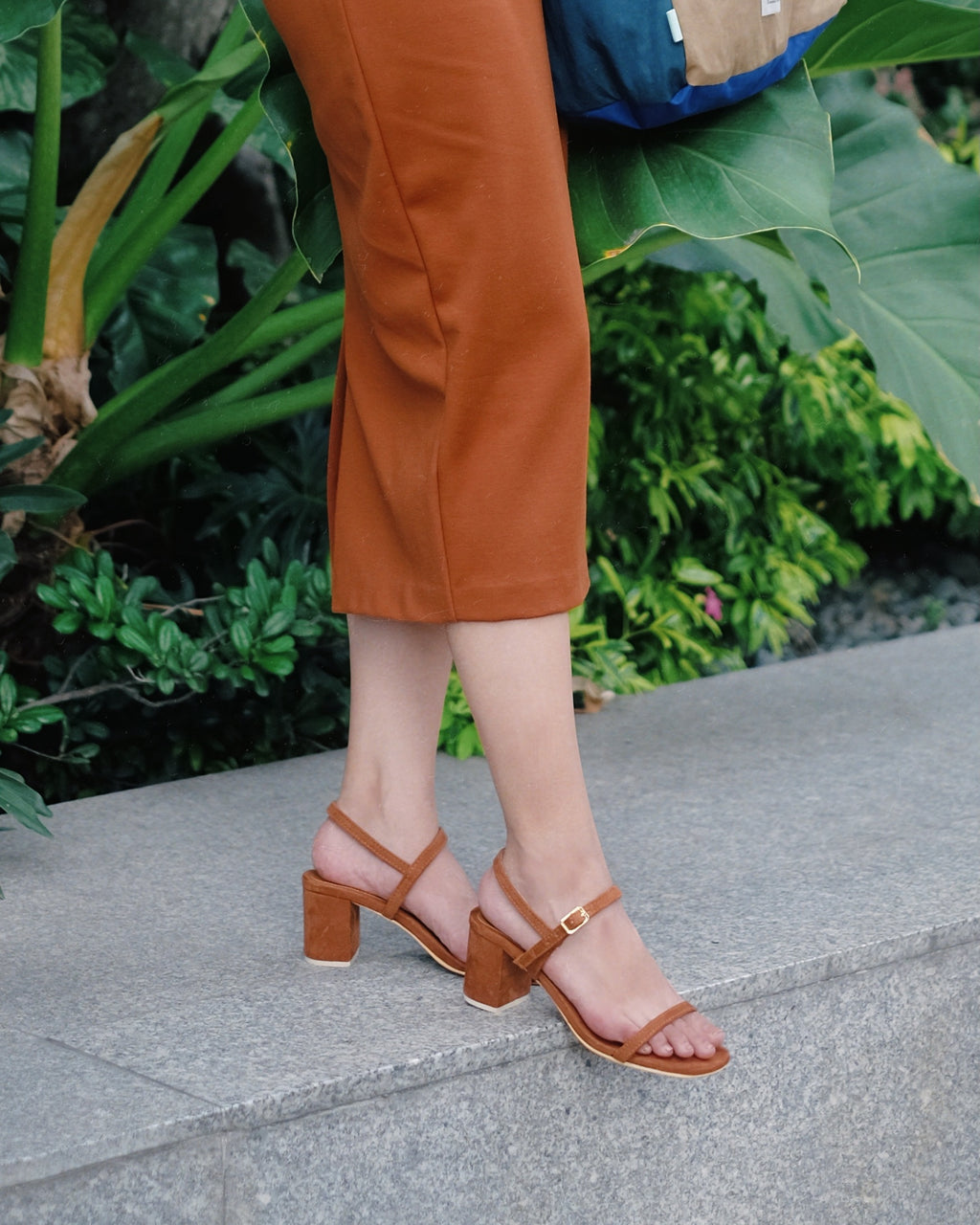 Salsa Mahogany - Cora and Bear