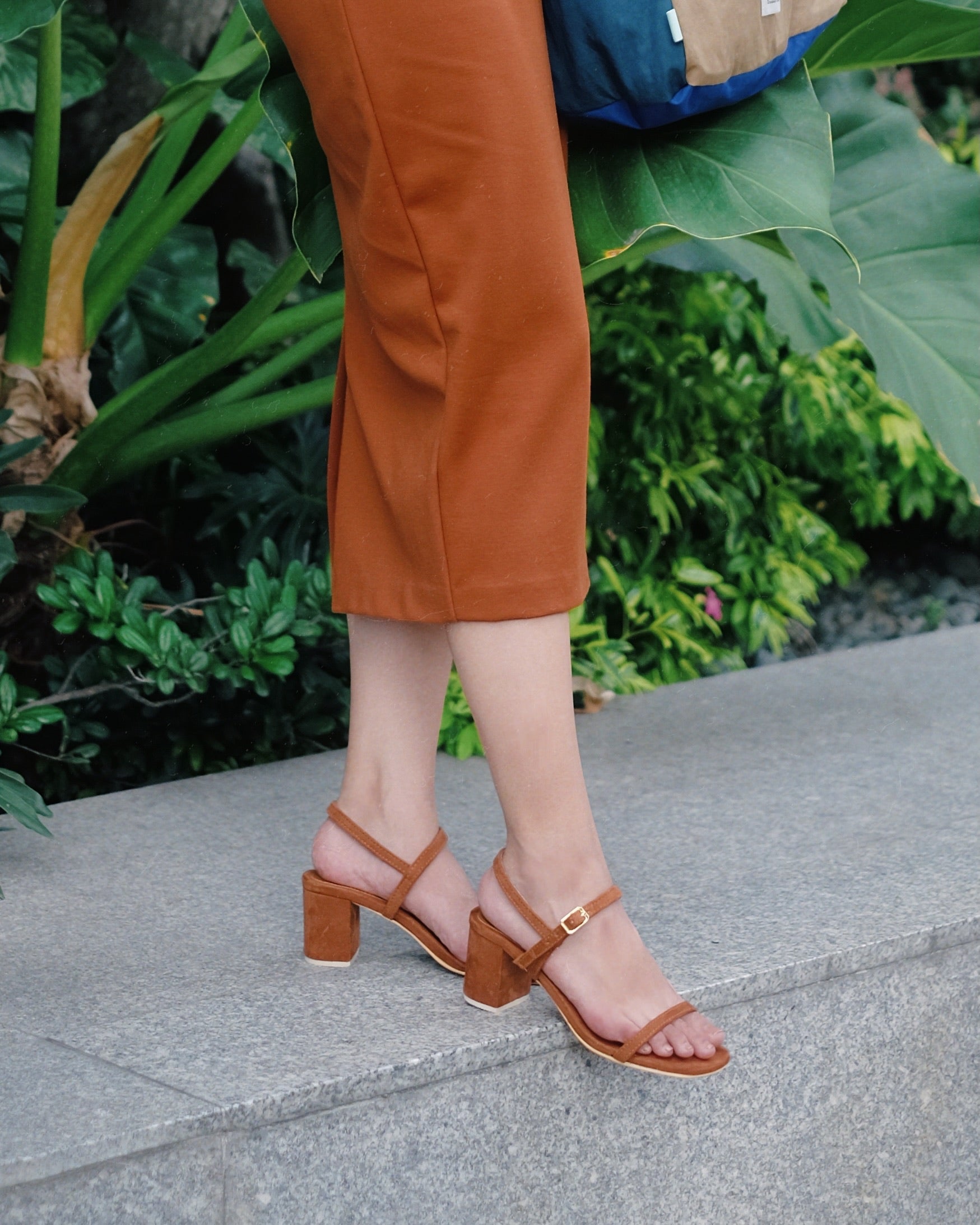 Salsa Mahogany - Cora and Bear