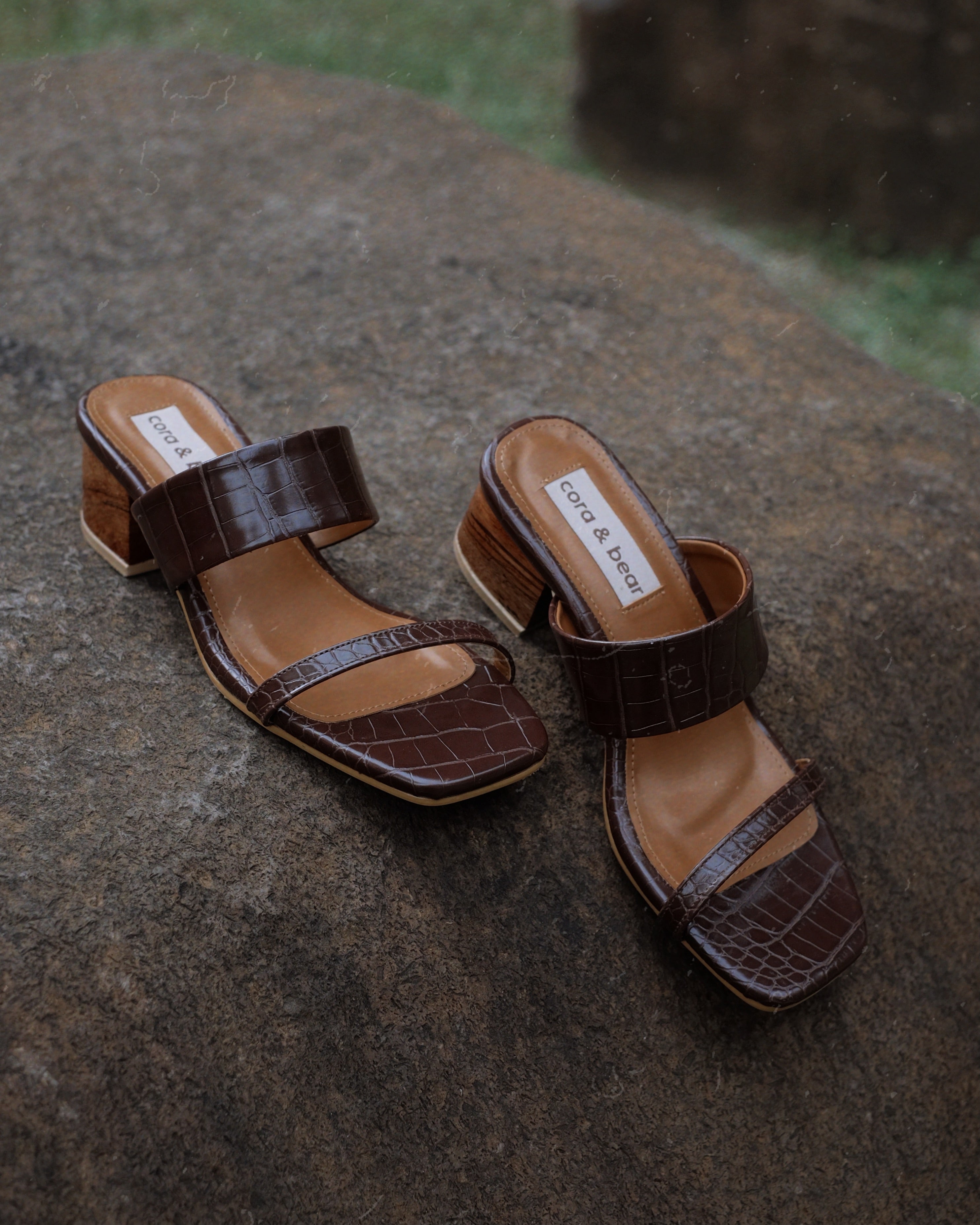 Jupiter Mahogany - Cora and Bear