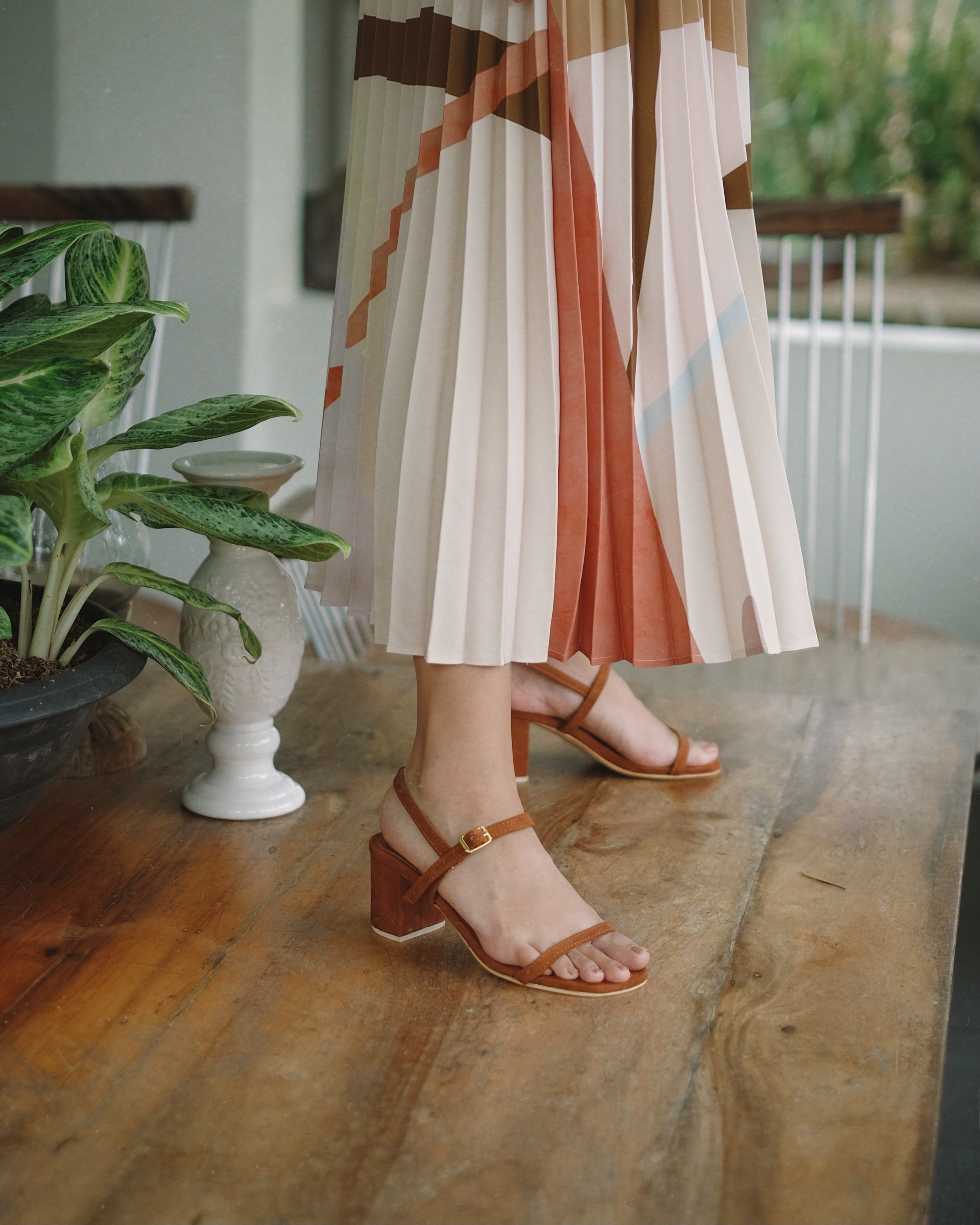 Salsa Mahogany - Cora and Bear