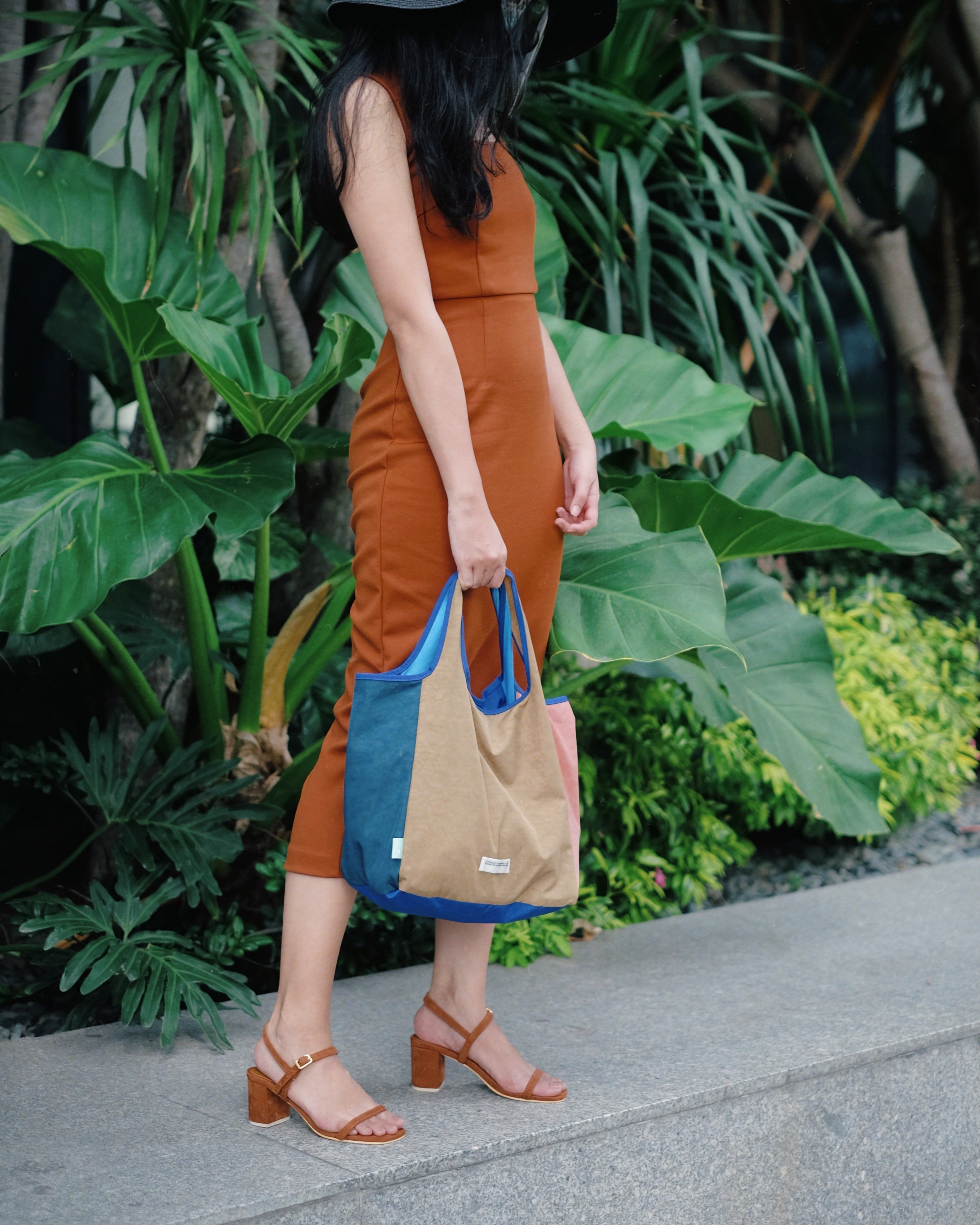 Salsa Mahogany - Cora and Bear