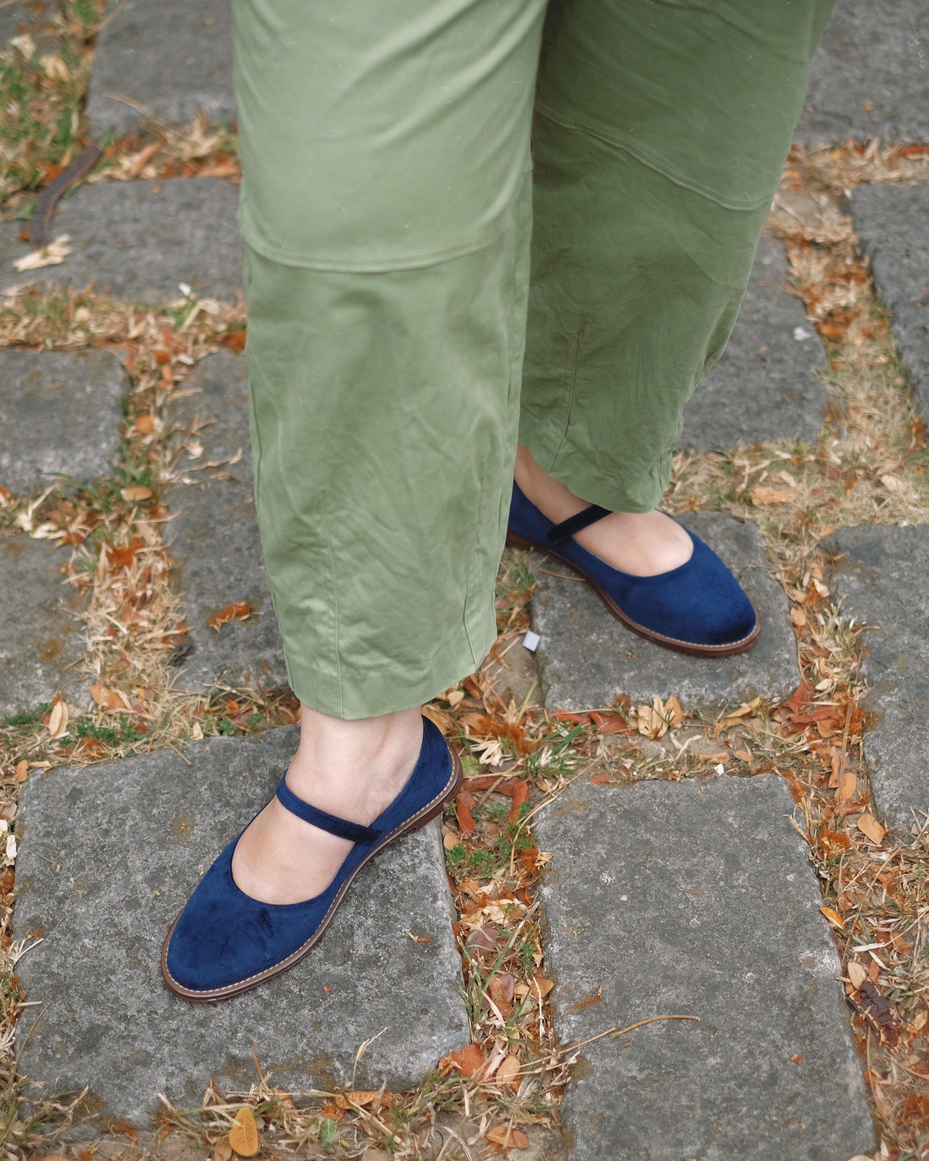 Nona Midnight Blue Velvet - Cora and Bear